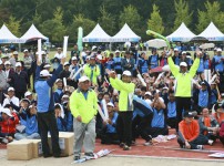 우승을 기뻐하는 설장수 의원 